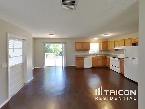 4th image of 1324 Jeffords St