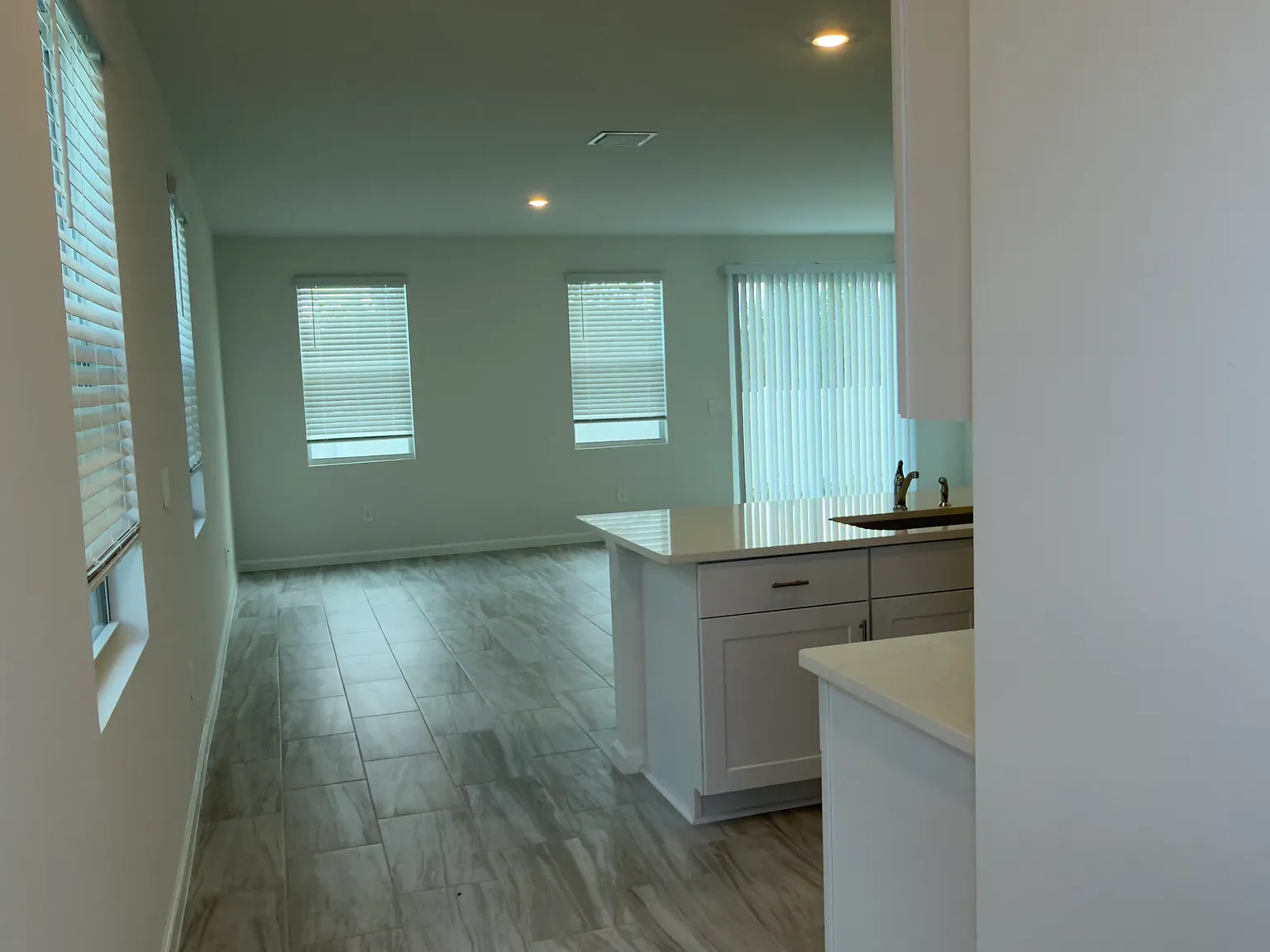 3 bed, 1486 sqft, $2,395 — Photo 2