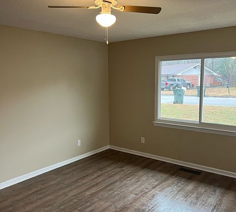 3rd image of 4710 Metro Park Ln #B