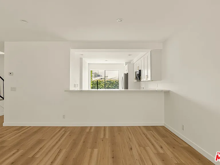 2020 Delaware Ave #7 — Photo 5