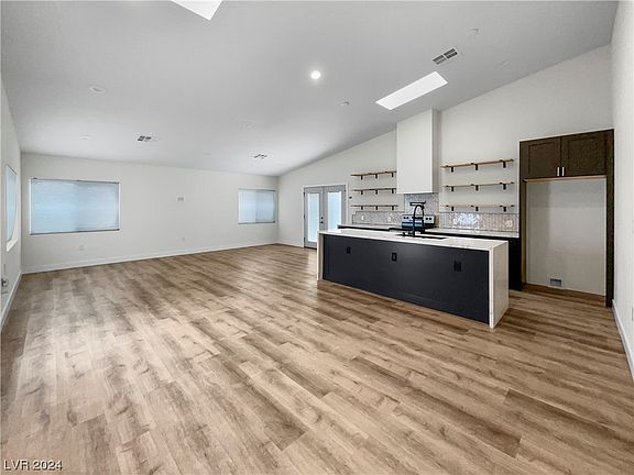 2nd image of 1026 Yucca Ave