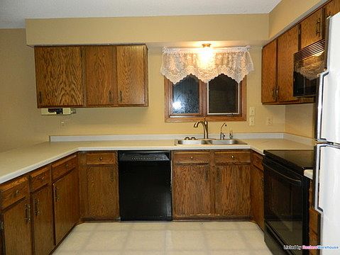 2nd image of 1704 W 138th St
