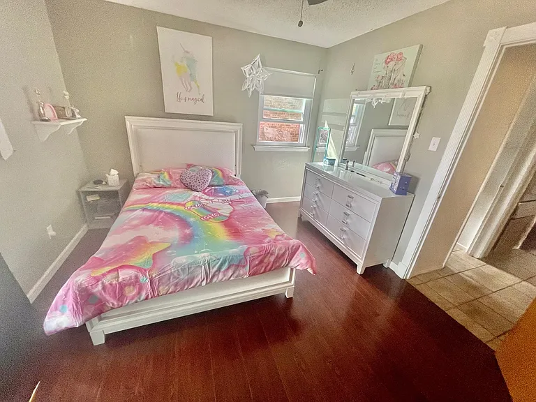 806 Monticello Ct — Photo 2