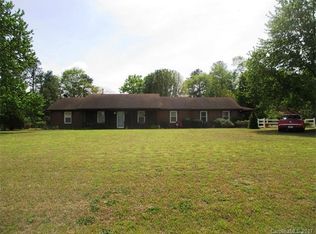 93 Rainbow Rd, Wadesboro, NC 28170