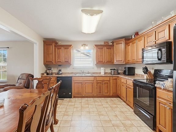 5th image of 195 Dogwood Ln