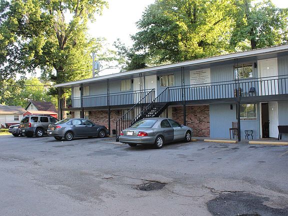 2nd image of 2600 S Beech St