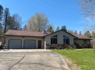2935 Lakeview Rd N, Rosholt, WI 54473