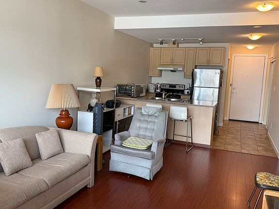 3rd image of 6133 Buswell St #703