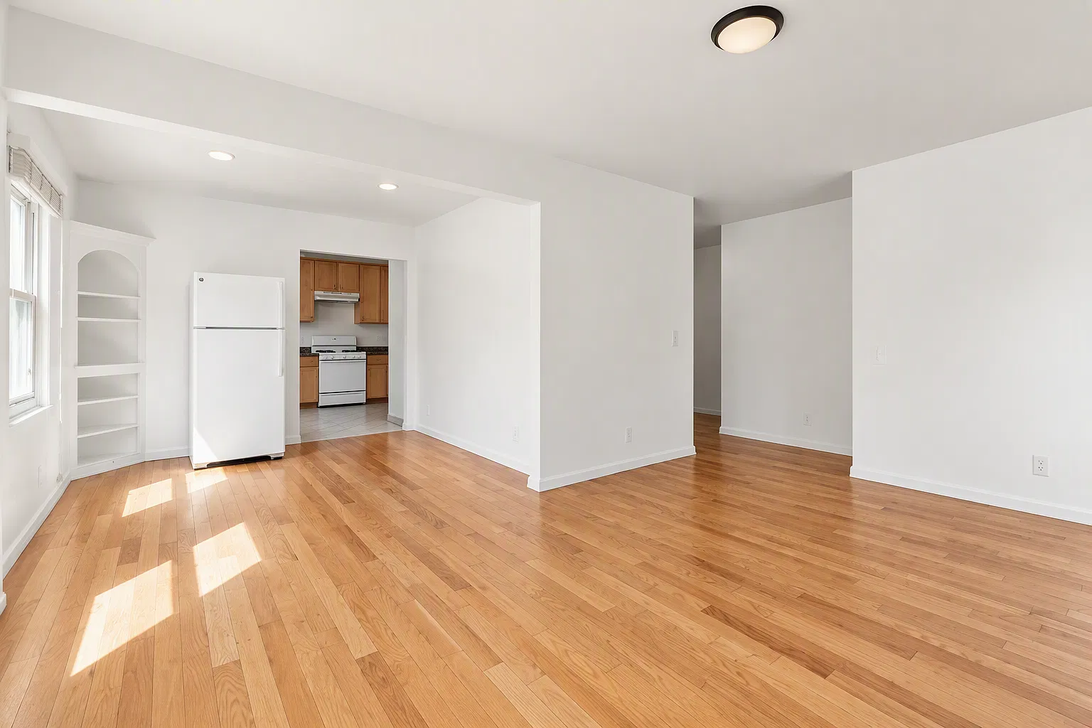 369 Lemon St — Photo 4