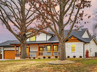 912 Parkview Drive, Hollister, MO 65672