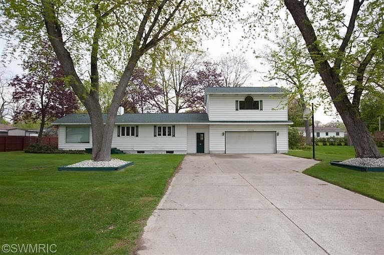 1st image of 15296 161st Ave