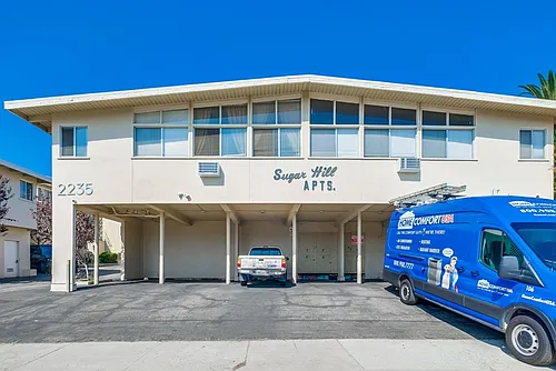 Quiet Jefferson Park Apartments Spacious, Secure & Centrally Located Photo 1