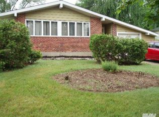 1 Rye Pl, Commack, NY 11725