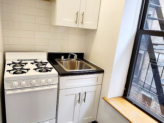 4th image of 206 W 106th St APT 21