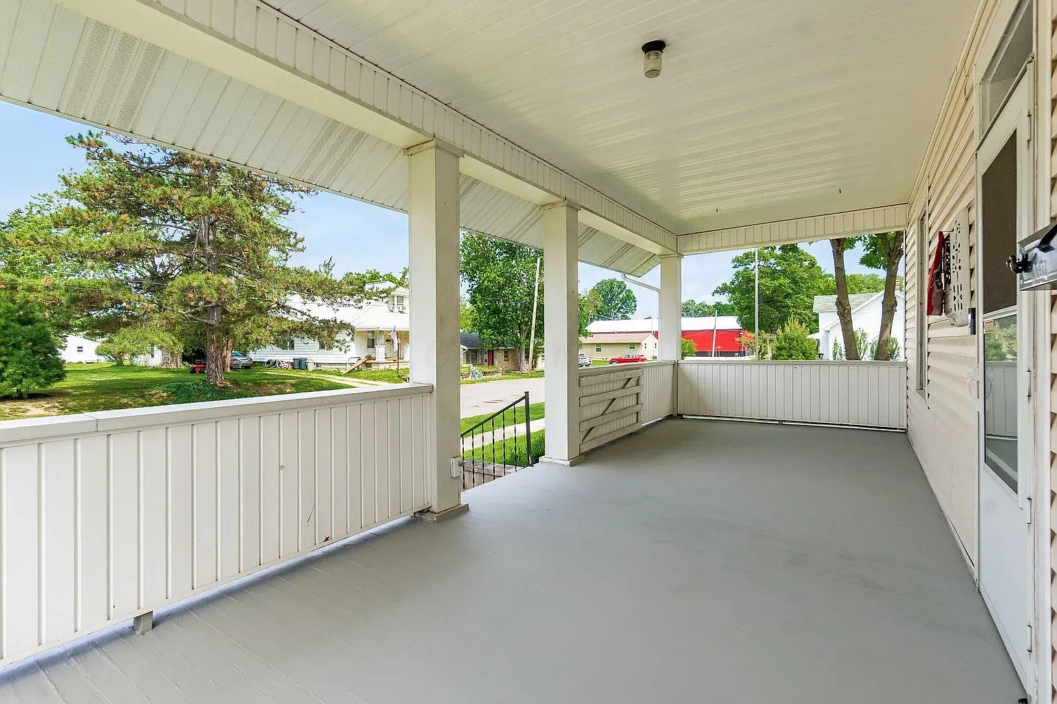 3 bed, 1175 sqft, $1,750 — Photo 2