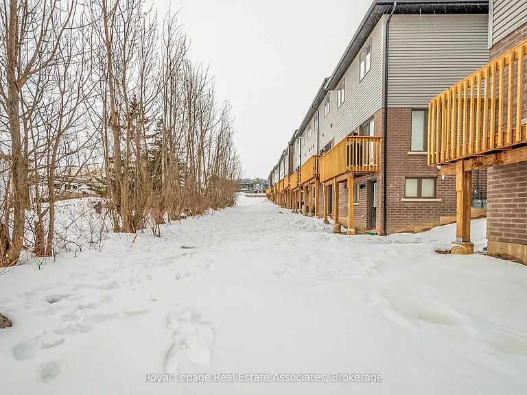 3981 Crown St — Photo 35