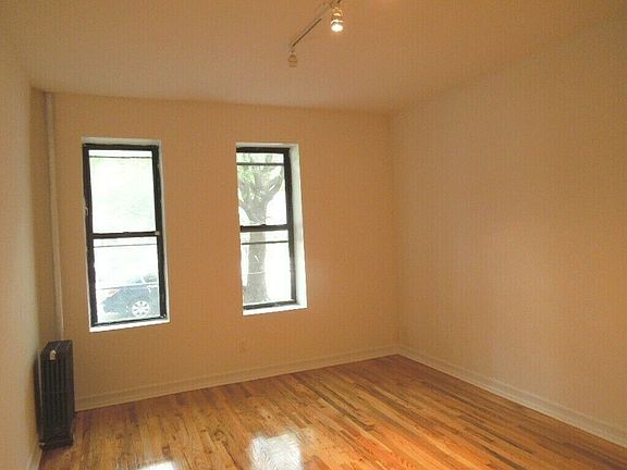 4th image of 356 Saint Johns Pl #L