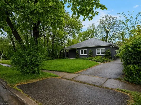 16 Woodward Ave, Brampton, ON L6V 1K1