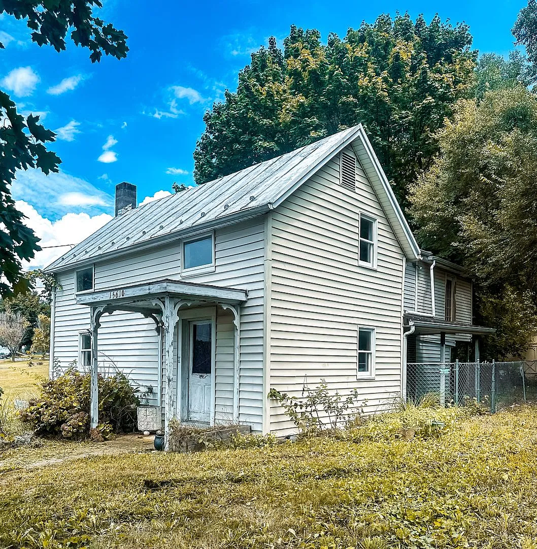 Handyman Special! Rent or Rent-to-Own 3 Bedroom, 2 Bath House with a Spacious Yard — Photo 1