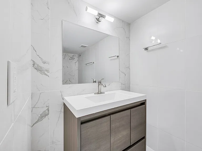Echo Luxury Apartments — Photo 121