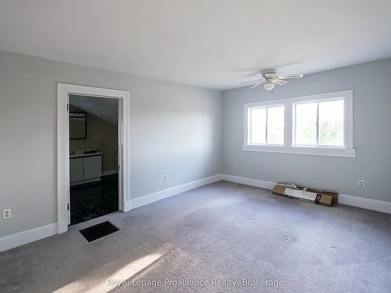 4 Highland Ave — Photo 12