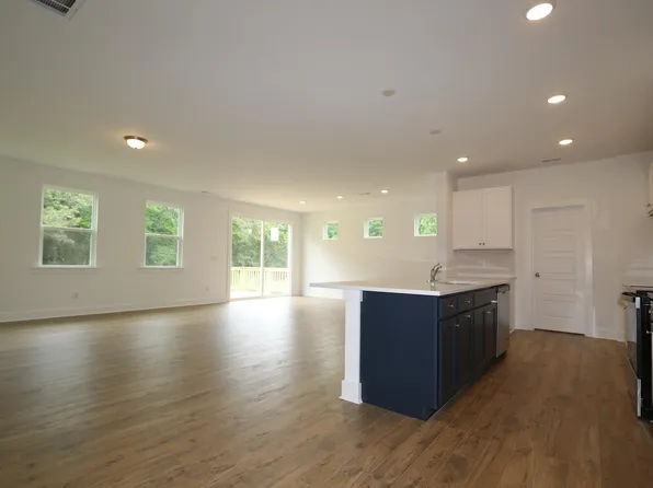 144 Golfview Ave, Benson, NC 27504