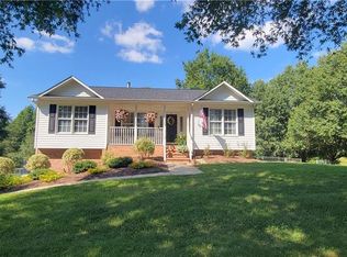 379 Woodbridge Dr, Mount Airy, NC 27030