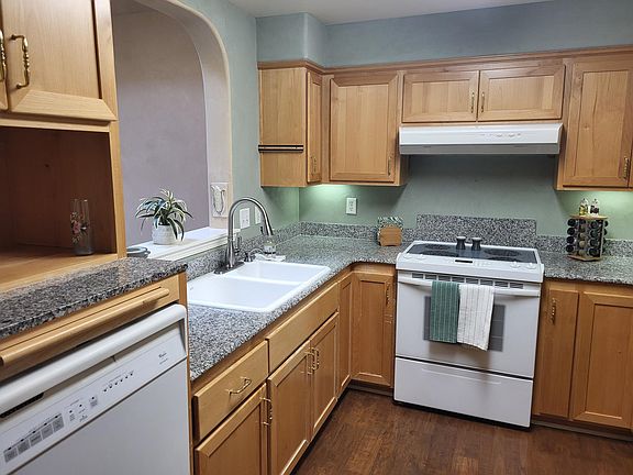 2nd image of 978 Golden Aspen Pl