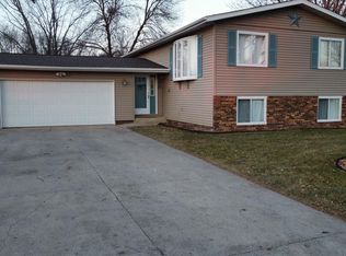 13 Thomas St, Morris, MN 56267