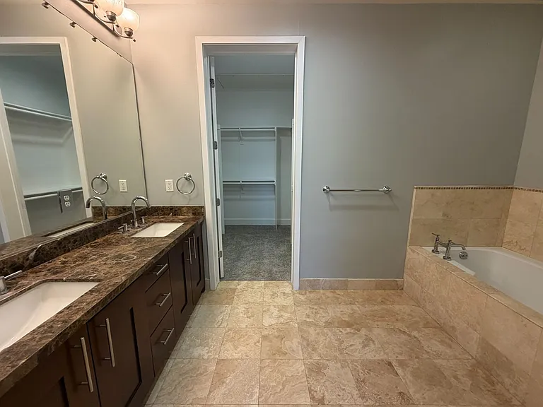 Axis 2300 Apartments — Photo 61