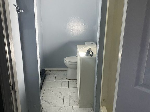 4th image of 910 Bedford St APT 3