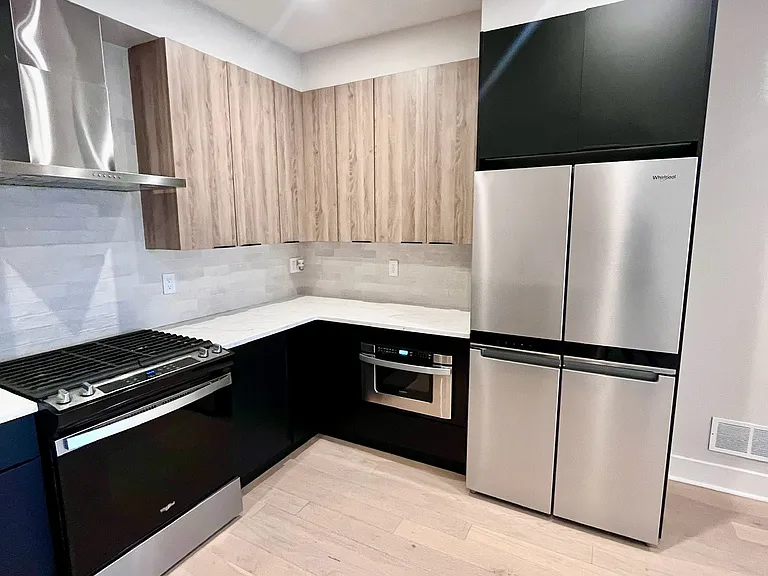 315 W Berks St #1 — Photo 3
