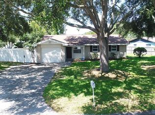 9642 Temple Ave, Seminole, FL 33772