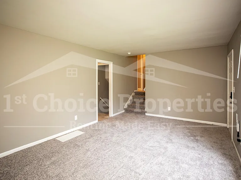 1037 Dawn Dr — Photo 8