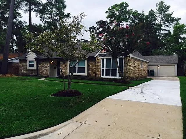 Photo 1 of 11 - 10127 Hanka Dr - Houston, TX Primary Photo - 10127 Hanka Dr