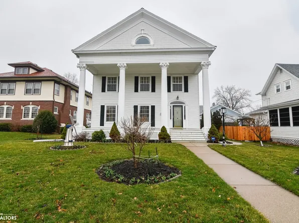 710 W Main St, Marshalltown, IA 50158