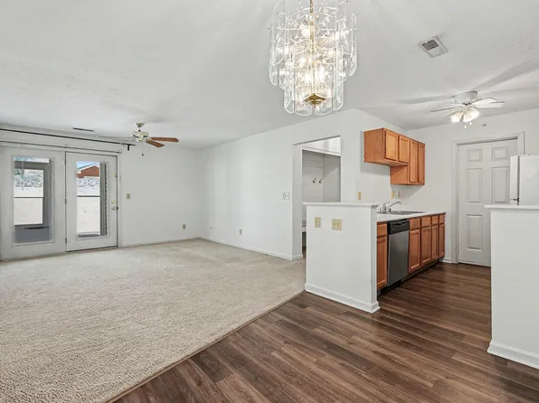 125 Springlake Dr APT 3, Erlanger, KY 41018