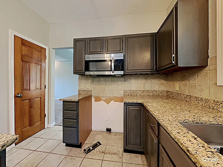 14960 Beacon Blvd — Photo 5