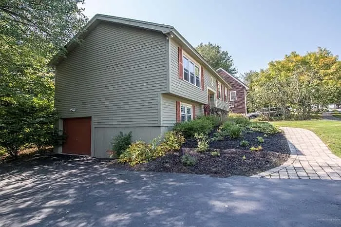 45 Racine Ave — Photo 18