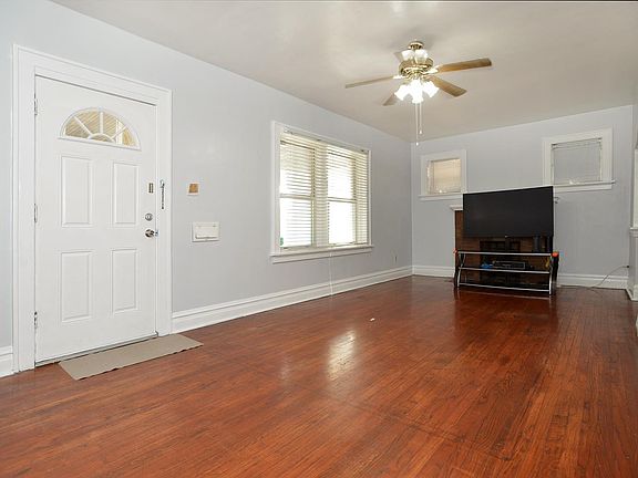 4th image of 3859 Bingham Ave