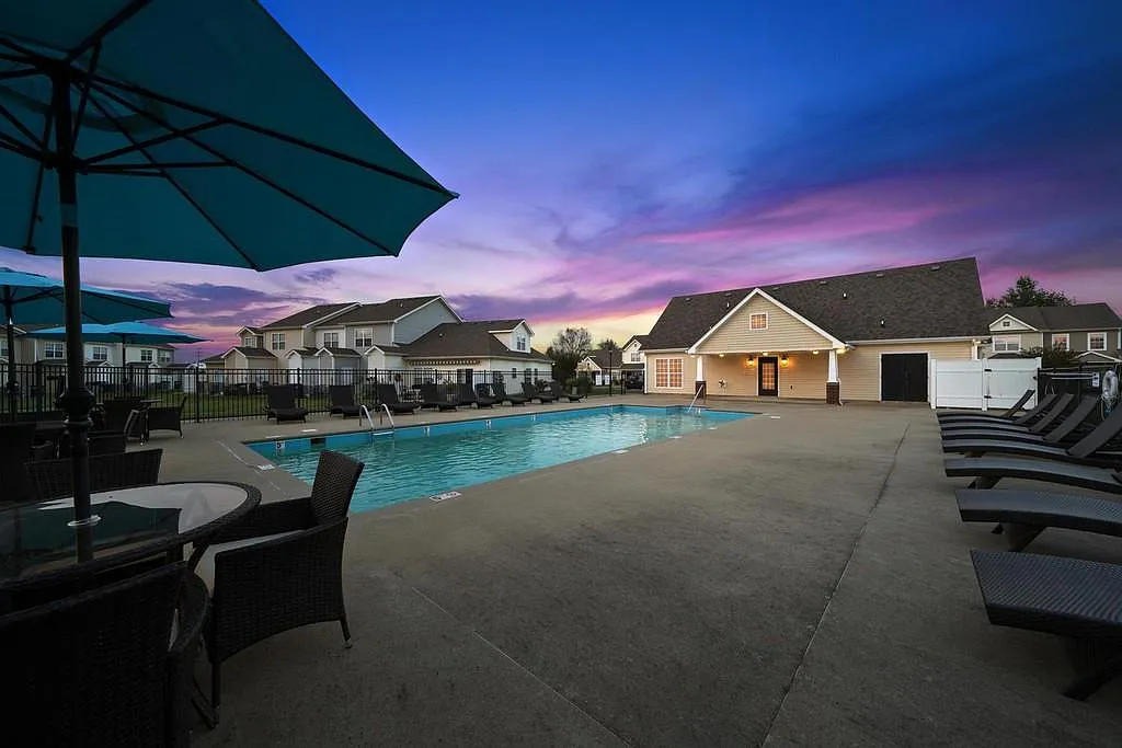 2 bed, 2.5 bath, 1216 sqft, $1,400 — Photo 3