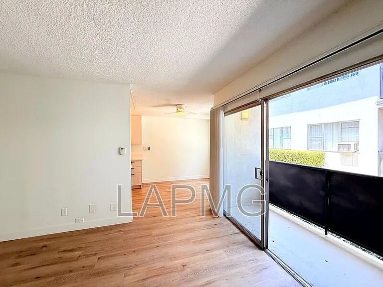 119 N Hillcrest Blvd #16 — Photo 6