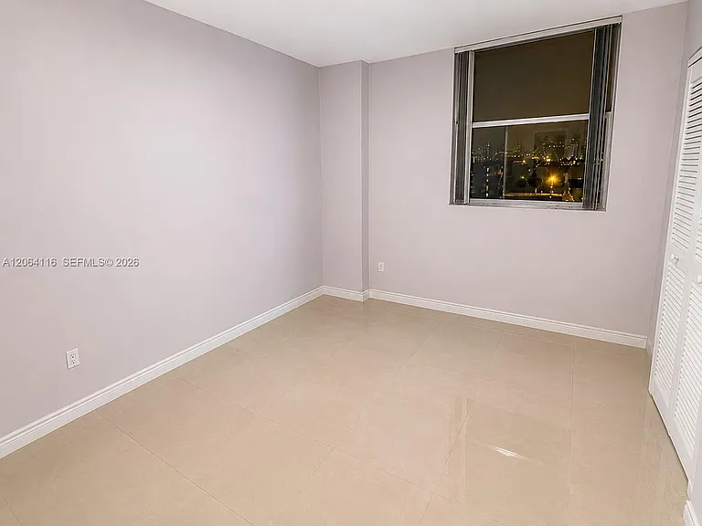 1 Glen Royal Pkwy #702 — Photo 11