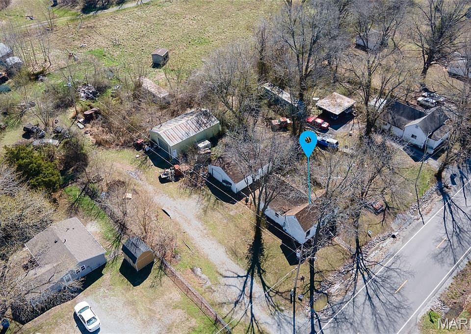 1st image of 221 N Main St
