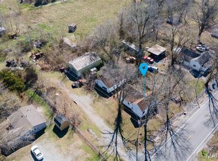 712 S Mulkey St, Christopher, IL 62822