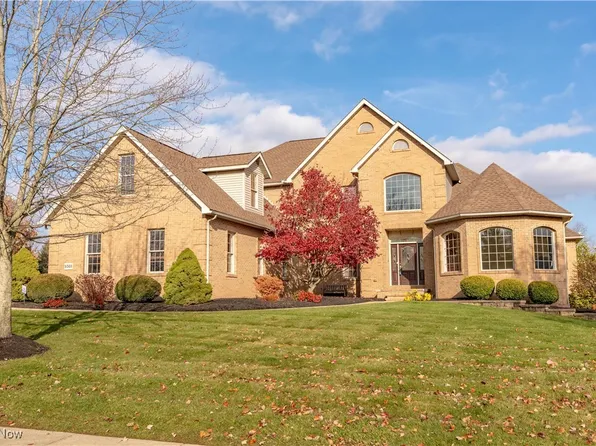 8568 Mackenzie Ave NW, North Canton, OH 44720