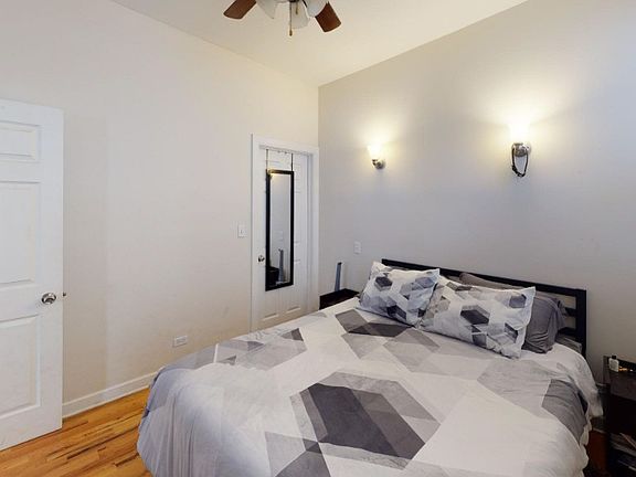 3rd image of 1821 W Augusta Blvd APT 1R