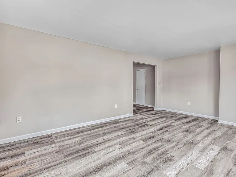 134 Alexander Ave — Photo 11