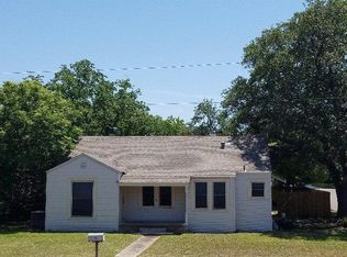 1101 E Red River St, Victoria, TX 77901