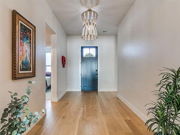 3rd image of 2209 Brentwood Blvd